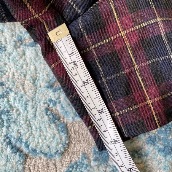 Vintage 90s Plaid Shorts - Picture 6 of 6